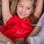 来点三次元萝莉吧